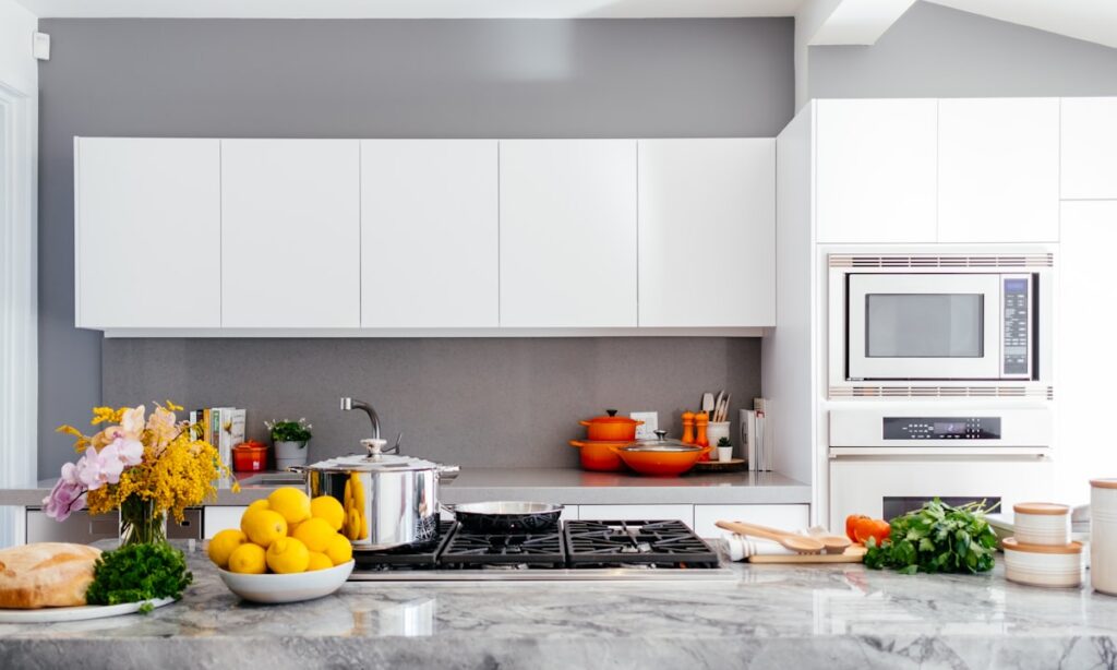 kitchen-cabinet-painting-south-surrey-bc