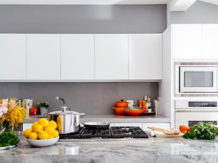 kitchen-cabinet-painting-south-surrey-bc